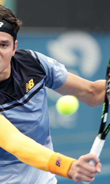 Defending champion Federer into Brisbane semifinals